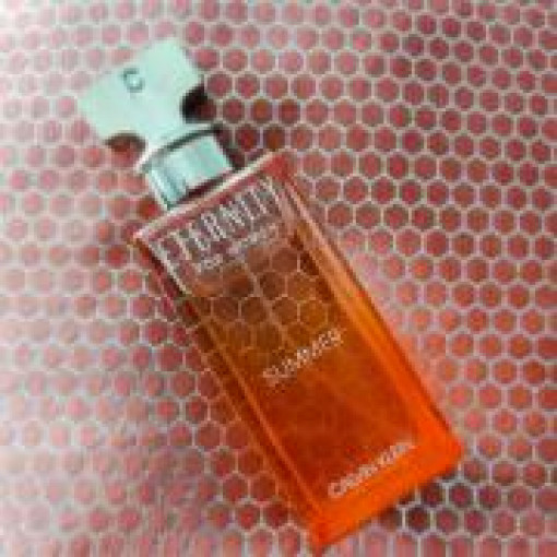 https://dulluxperfumaria.loja.biz/media/tmp/catalog/product/y/c/ycuvbxbllmhqwjz6.jpg