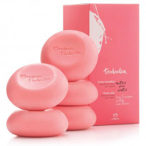http://dulluxperfumaria.loja.biz/media/tmp/catalog/product/s/a/sabonete_em_barra_puro_vegetal_frutas_vermelhas_tododia_-_5un_de_90g_cada.jpg